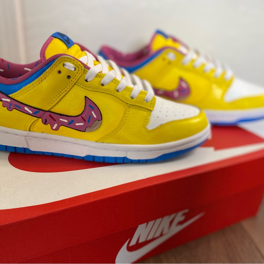 Custom Nike Dunks “simpsons” - Picture 3 of 6